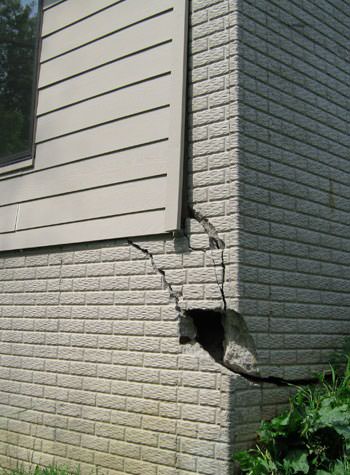 severe cracking of structural walls in Phillips